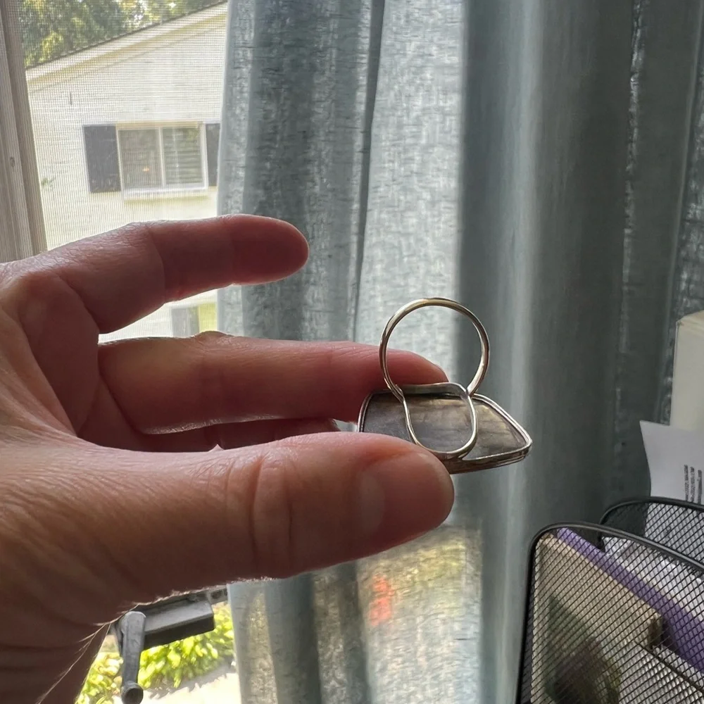 Gorgeous Labradorite Ring, Size 7 - Picture 13 of 15